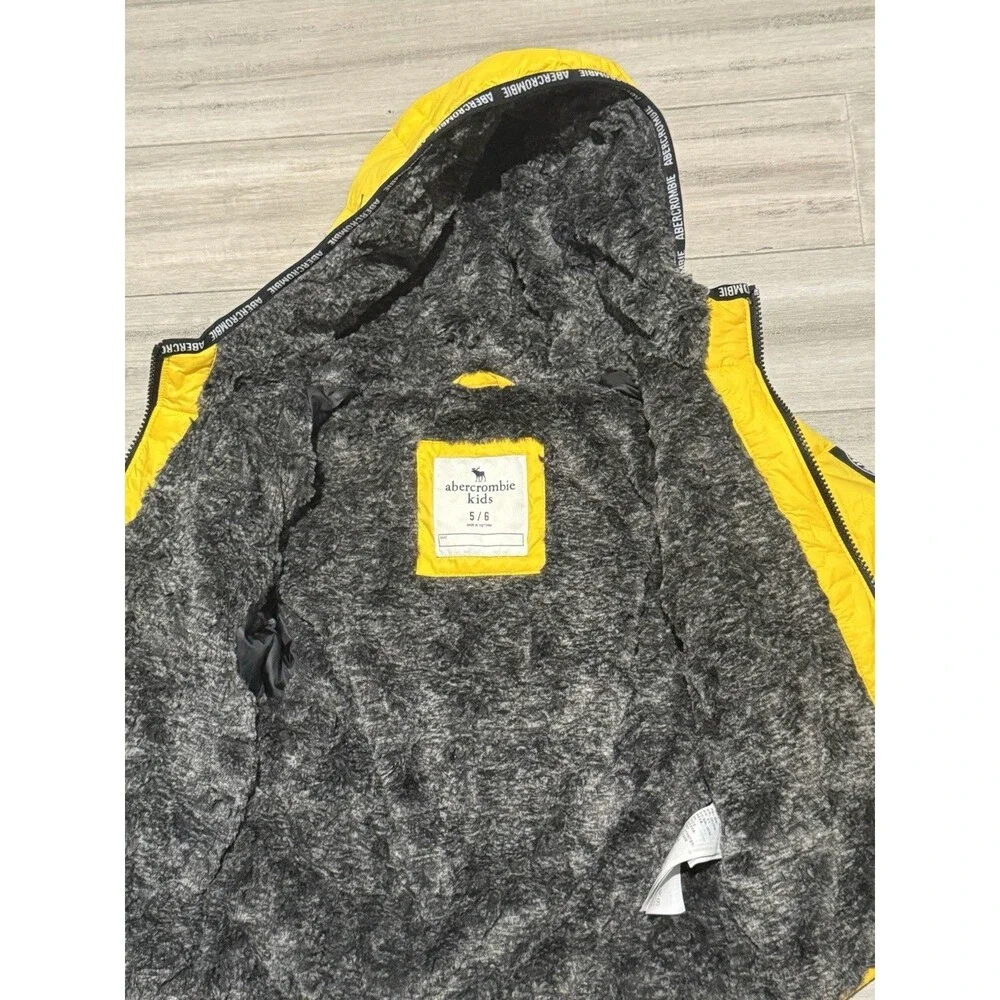 Abercrombie Kids Yellow Puffer Jacket Faux Fur Lined Hooded Size 5/6 Kids